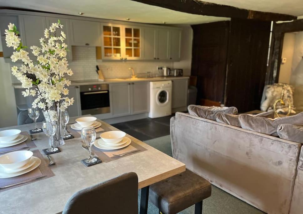 The Old Post Office, Cosy Grade II Listed 2 Bed Apartment Windermere Zewnętrze zdjęcie