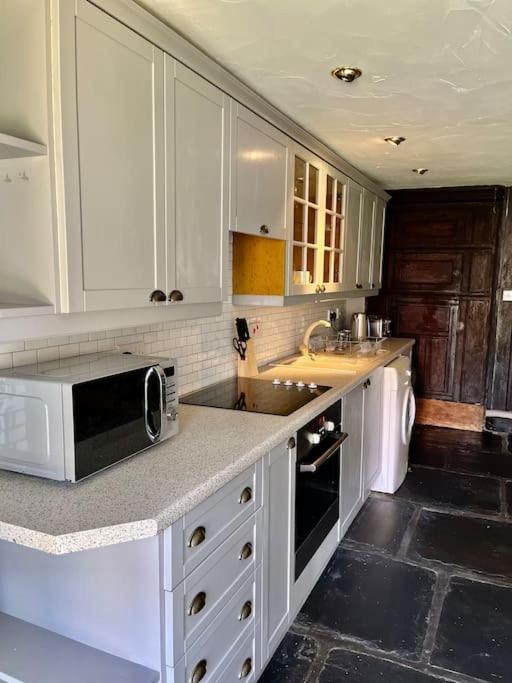 The Old Post Office, Cosy Grade II Listed 2 Bed Apartment Windermere Zewnętrze zdjęcie